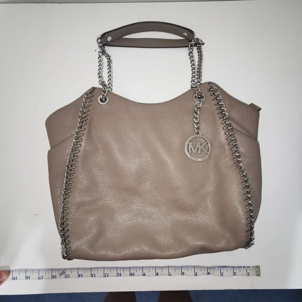 Michael Kors chain bag | Color:‎ taupe | size 14L x 10H